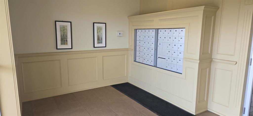 Picture for 405, 4425 HERITAGE Way 