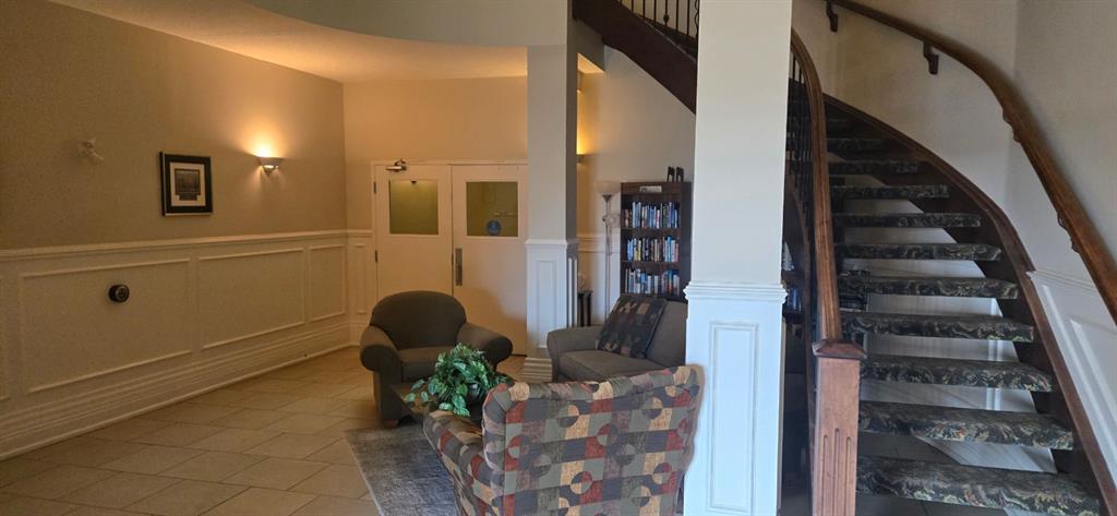 Picture for 405, 4425 HERITAGE Way 