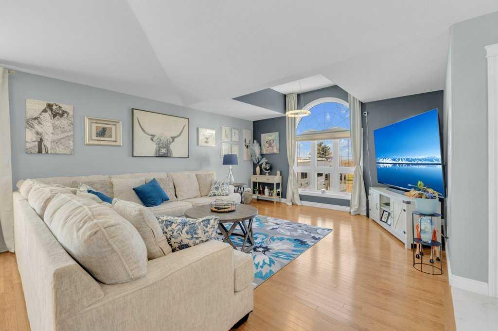 Picture for 3905 39 Street Close  