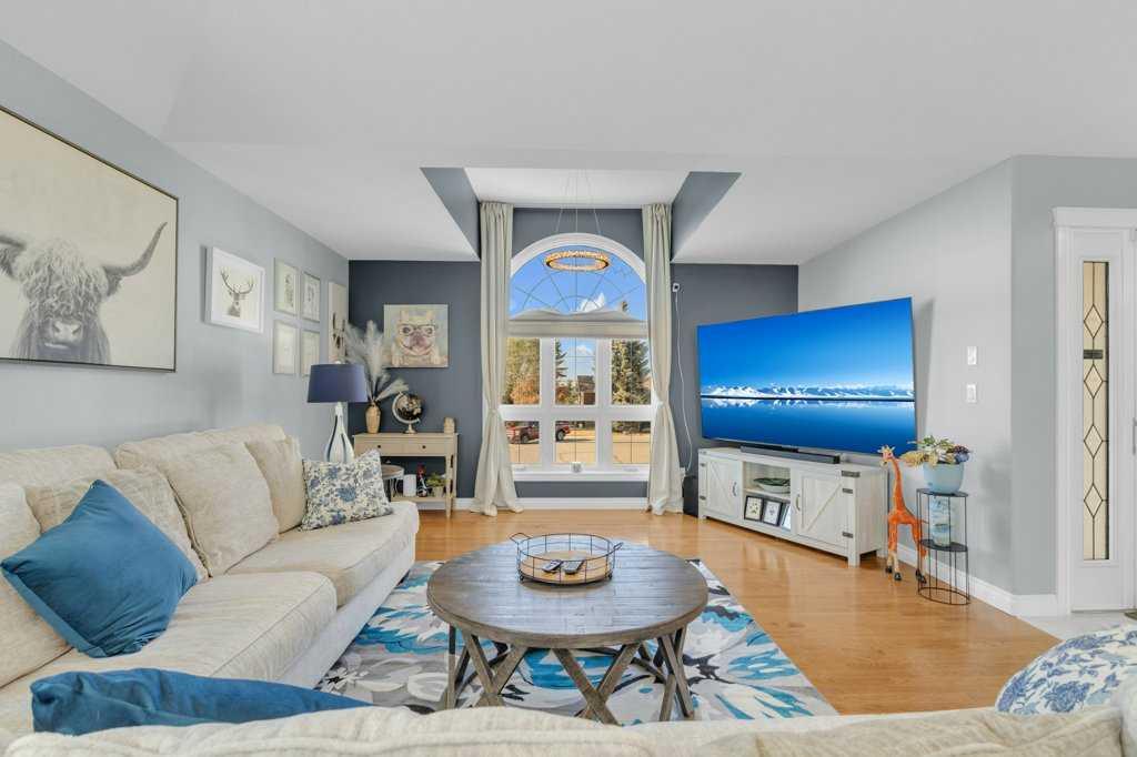 Picture for 3905 39 Street Close  