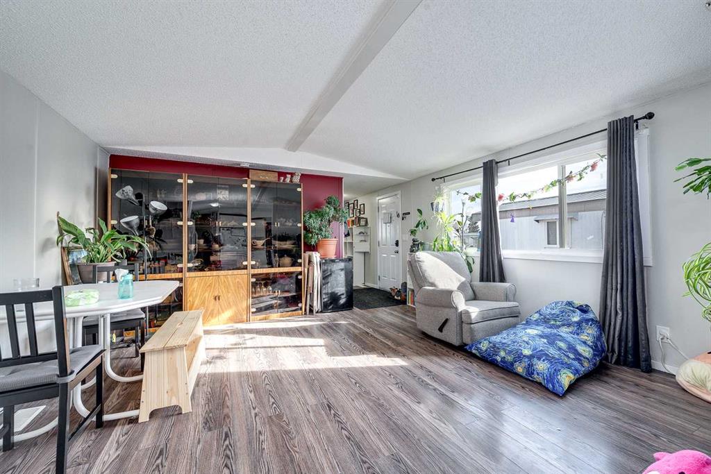 Picture for 315, 5344 76 Street 