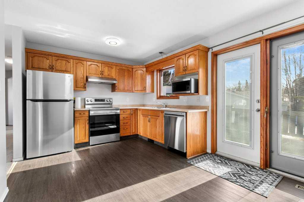 Picture for 5215 50B Avenue 