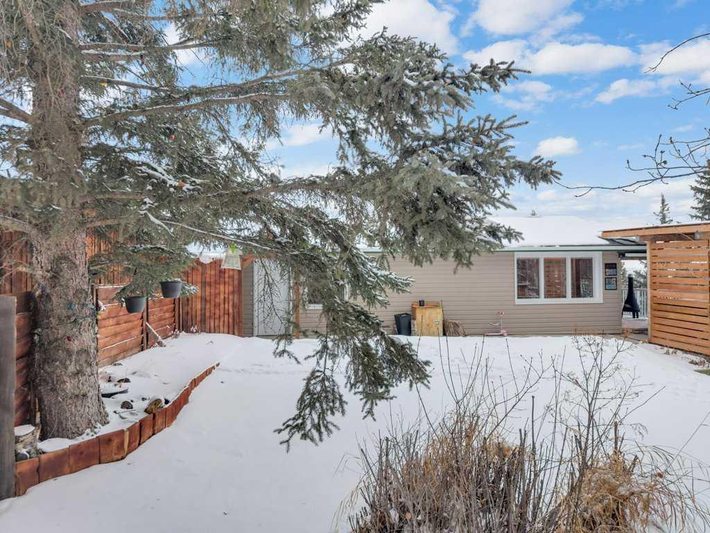 Picture for 422041 Range Road 25  