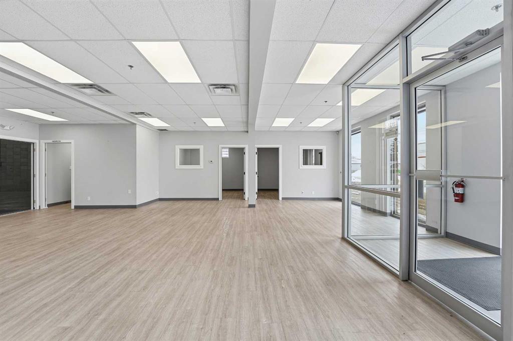 Picture for 8, 4622 61 Street 