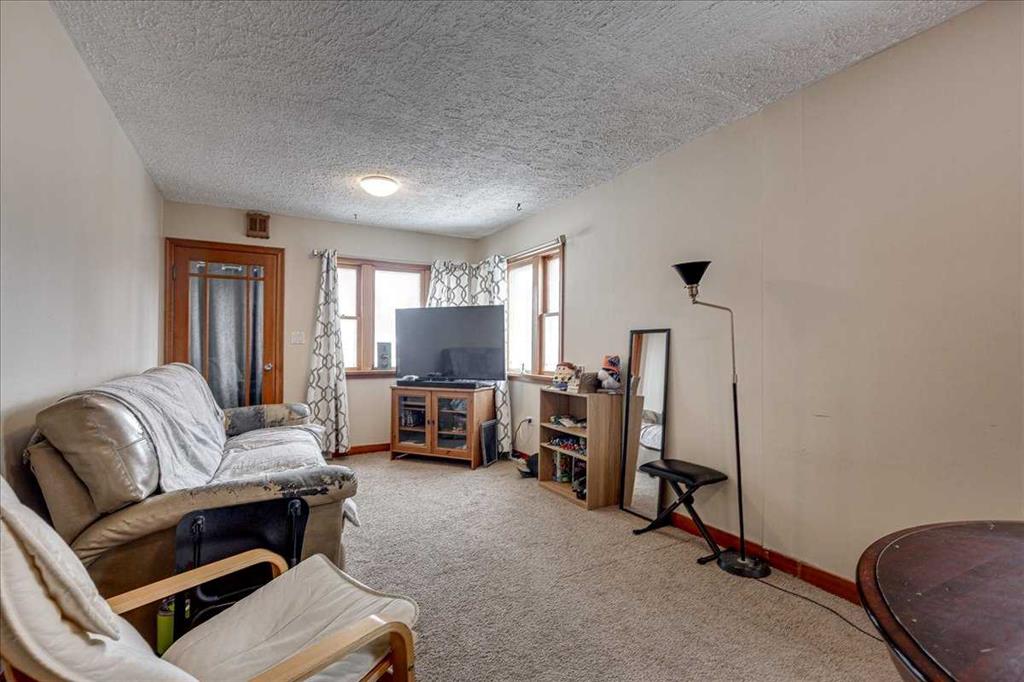 Picture for 3912 55 Avenue 