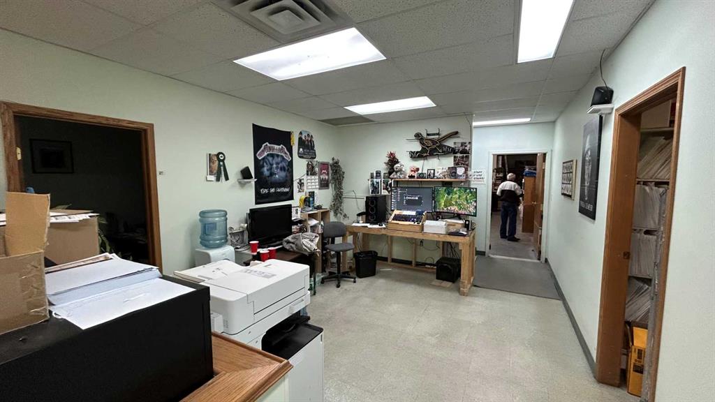 Picture for 1, 4768 Riverside Drive 