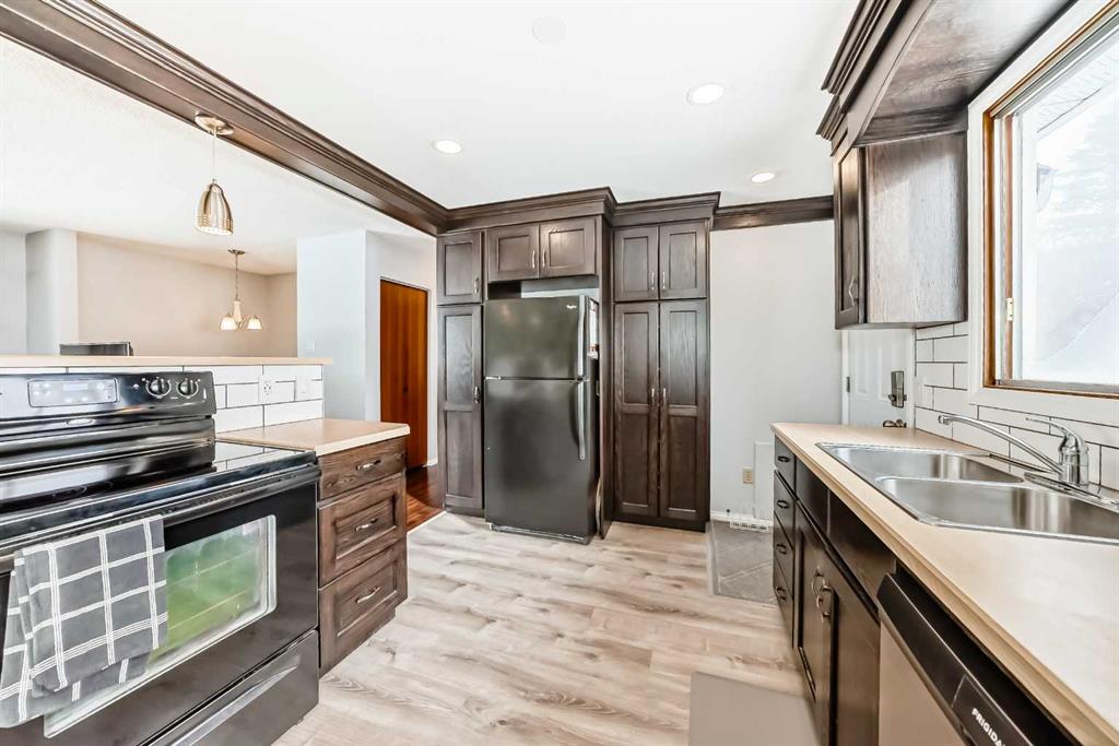 Picture for 4811 46 Street  