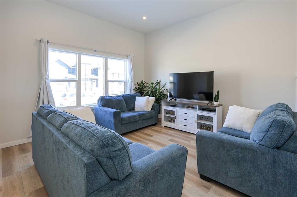 Picture for 25 Lake Street 