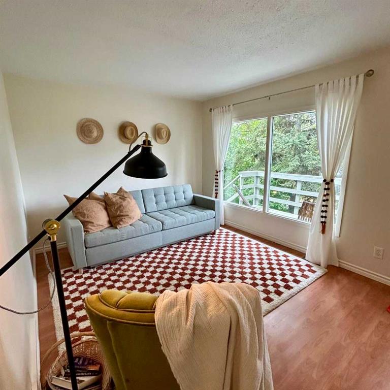 Picture for 114 Red Wing Crescent 