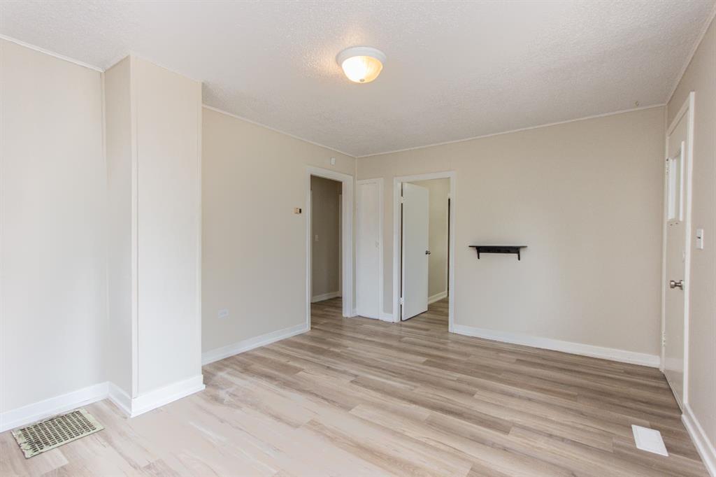 Picture for 3433 51 Avenue 