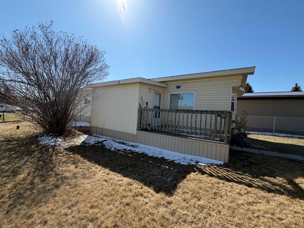 Picture for 17, 5211 55 Avenue 