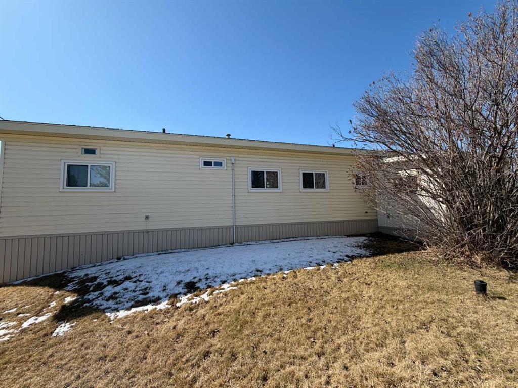 Picture for 17, 5211 55 Avenue 