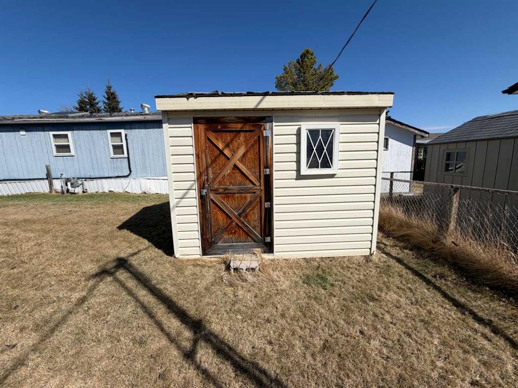 Picture for 17, 5211 55 Avenue 