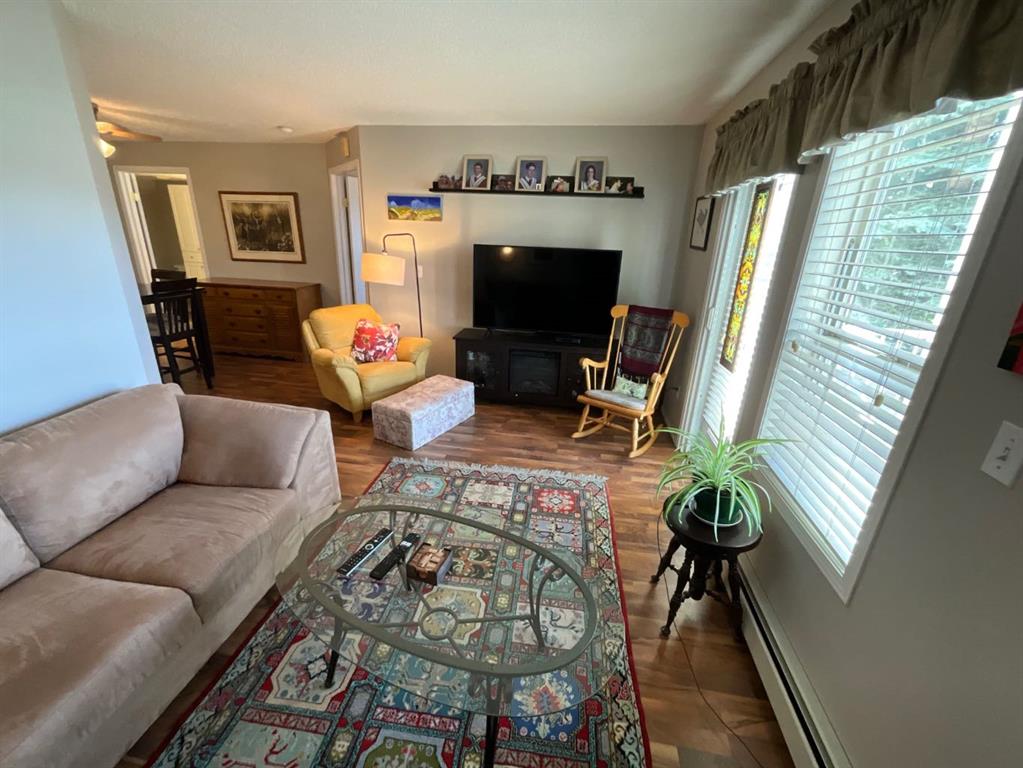 Picture for 214, 56 Carroll Crescent 