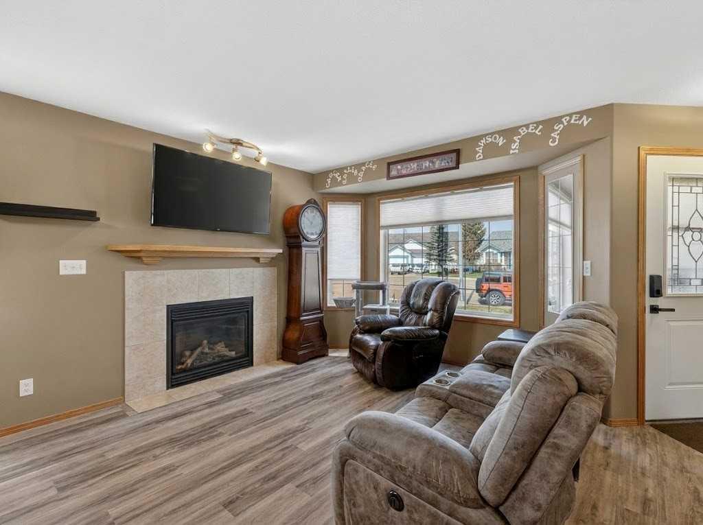 Picture for 4366 54A Avenue Close 