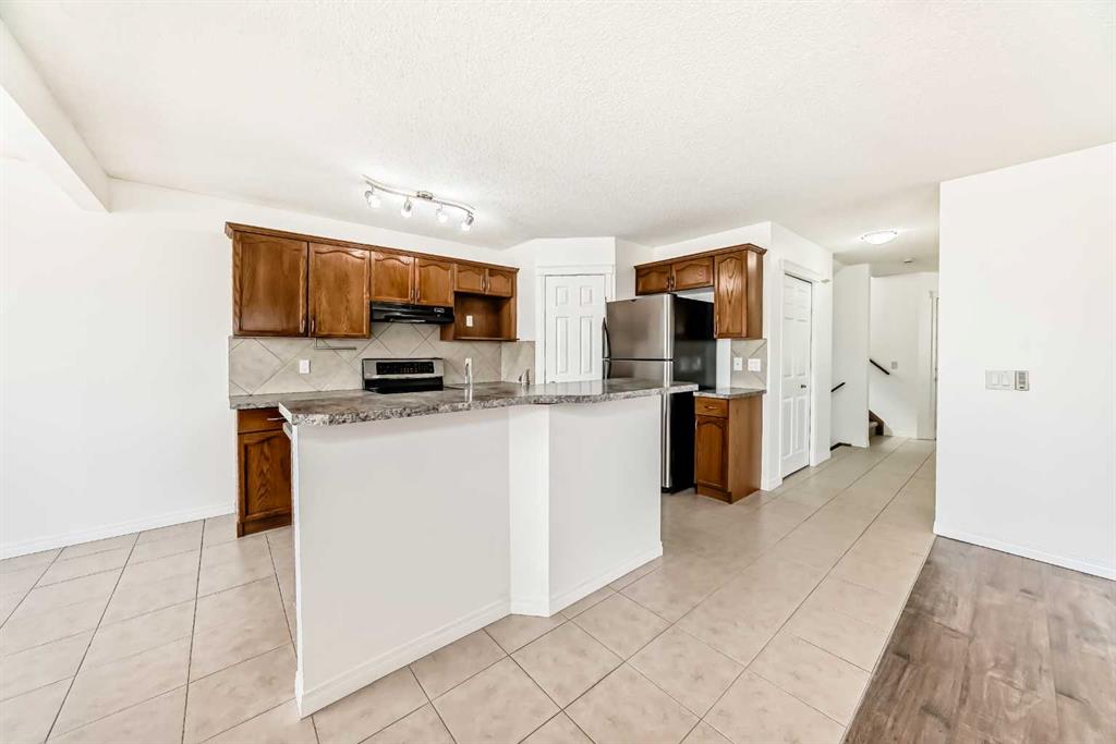 Picture for 54 Royal Elm Road NW
