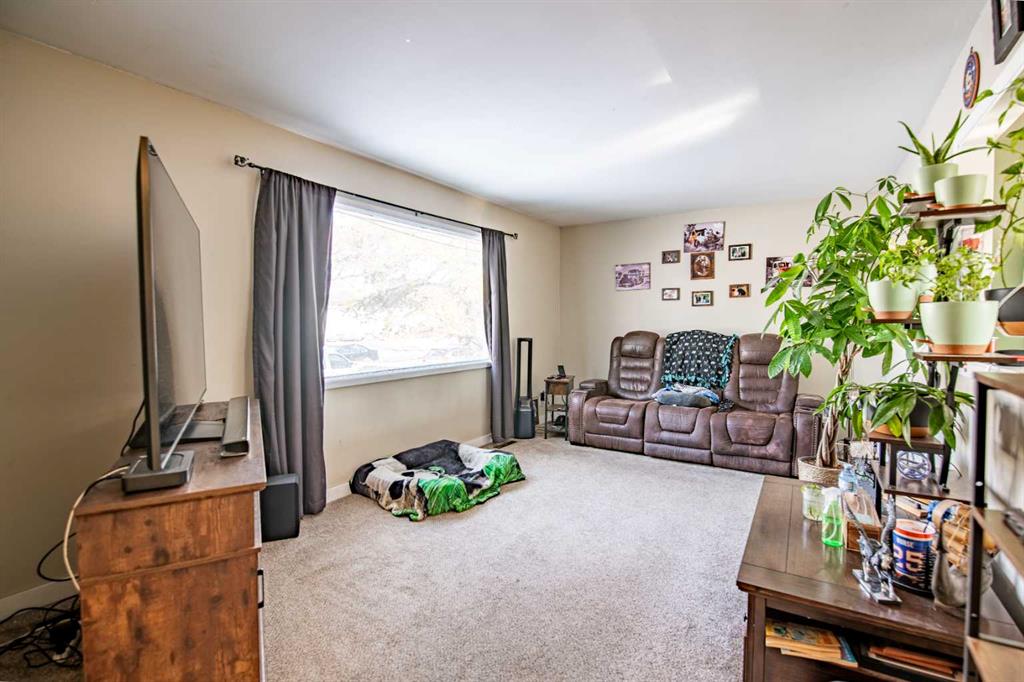Picture for 5903 56 Avenue 