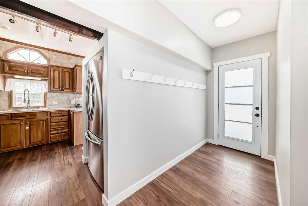 Picture for 6081, 35468 Range Road 30  