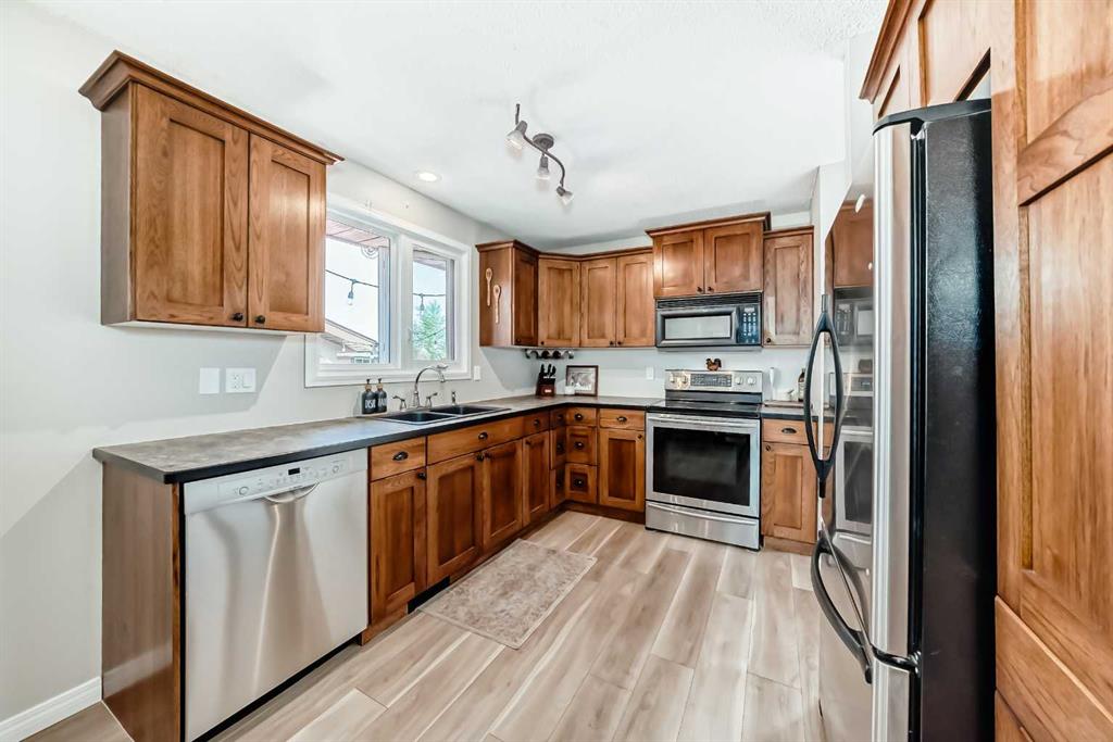 Picture for 8 Haliburton Crescent 