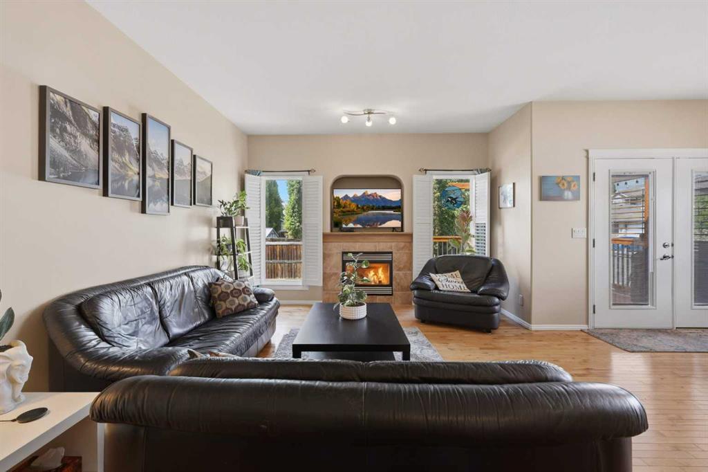 Picture for 166 Lougheed Close 