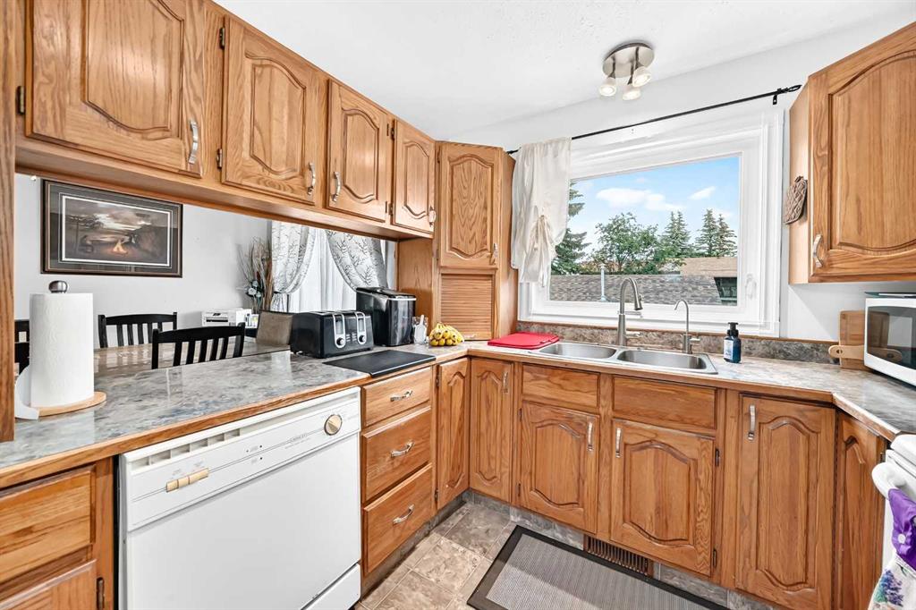 Picture for 5328 38 Street 