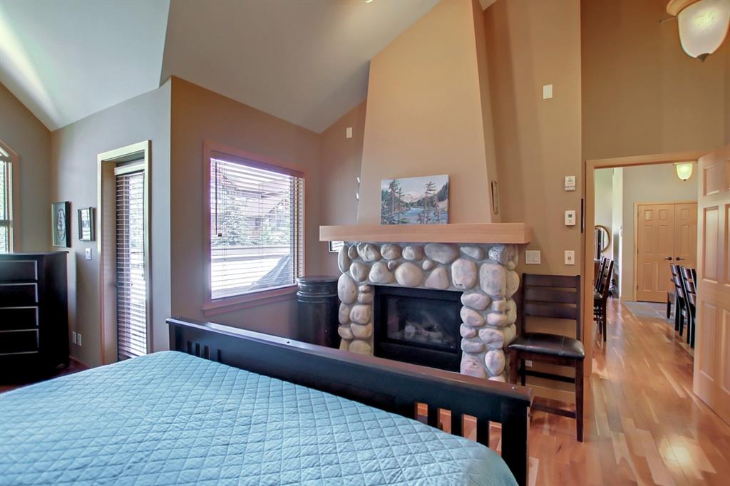      406, 701 Benchlands Trail , Canmore, 0382,T1W 3G9 ;  Listing Number: MLS A1241976