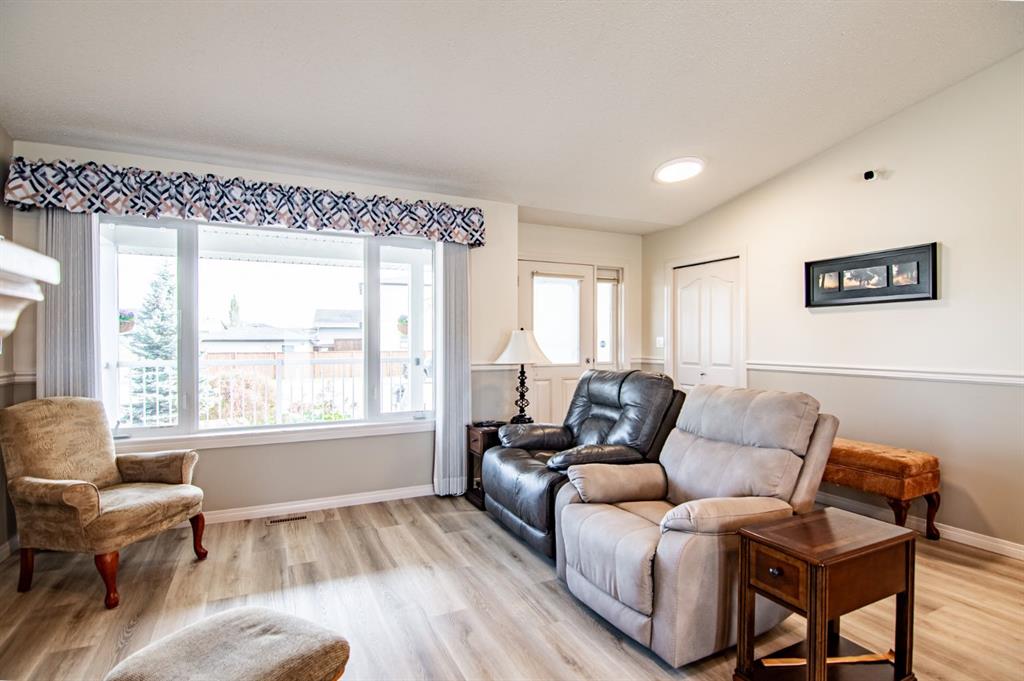 Picture for 8 Oswald Close  https://www.cirrealty.ca/reb/cara/6/A2260856_18.jpg