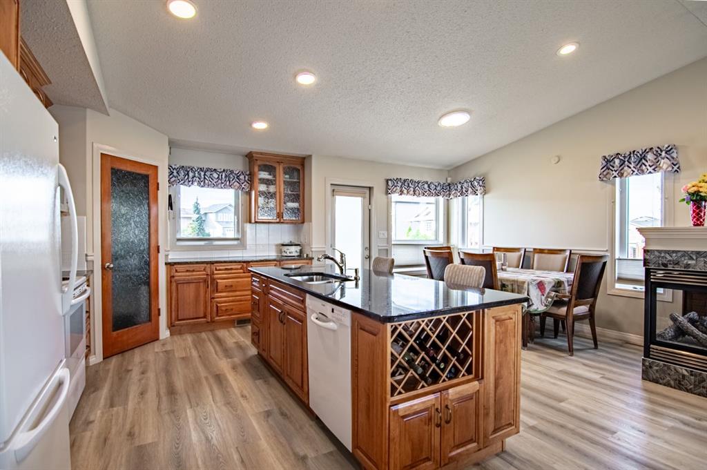 Picture for 8 Oswald Close  https://www.cirrealty.ca/reb/cara/6/A2260856_20.jpg