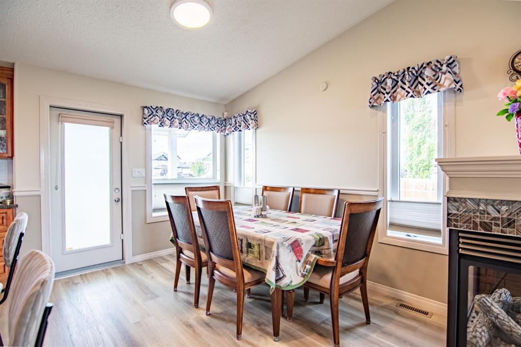 Picture for 8 Oswald Close  https://www.cirrealty.ca/reb/cara/6/A2260856_21.jpg