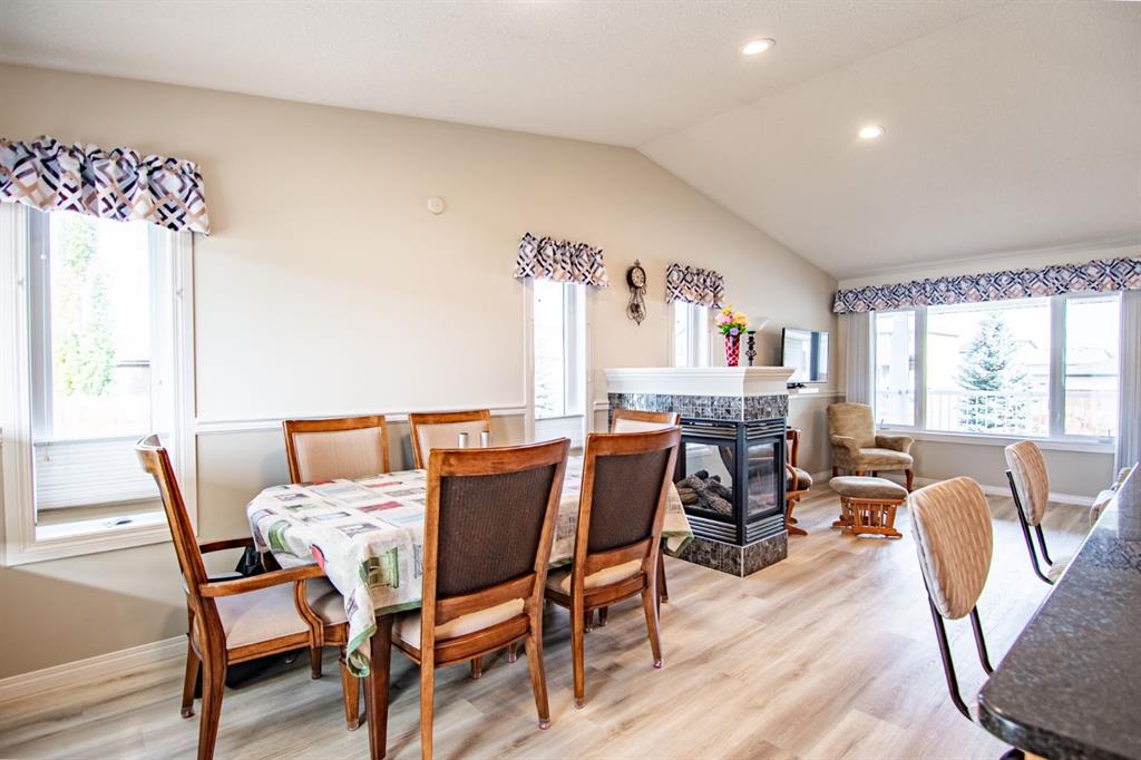 Picture for 8 Oswald Close  https://www.cirrealty.ca/reb/cara/6/A2260856_22.jpg