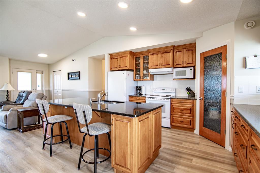Picture for 8 Oswald Close  https://www.cirrealty.ca/reb/cara/6/A2260856_23.jpg