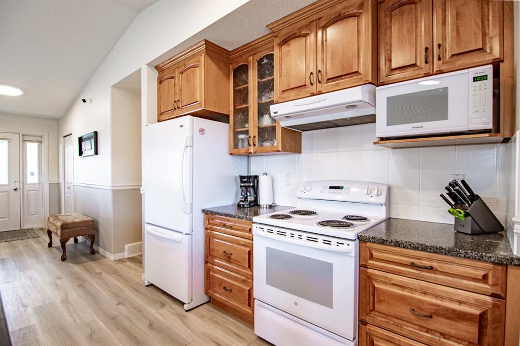 Picture for 8 Oswald Close  https://www.cirrealty.ca/reb/cara/6/A2260856_25.jpg