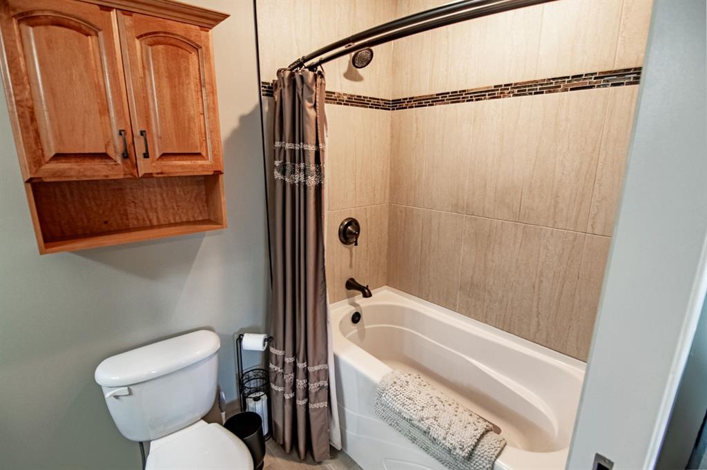 Picture for 8 Oswald Close  https://www.cirrealty.ca/reb/cara/6/A2260856_28.jpg
