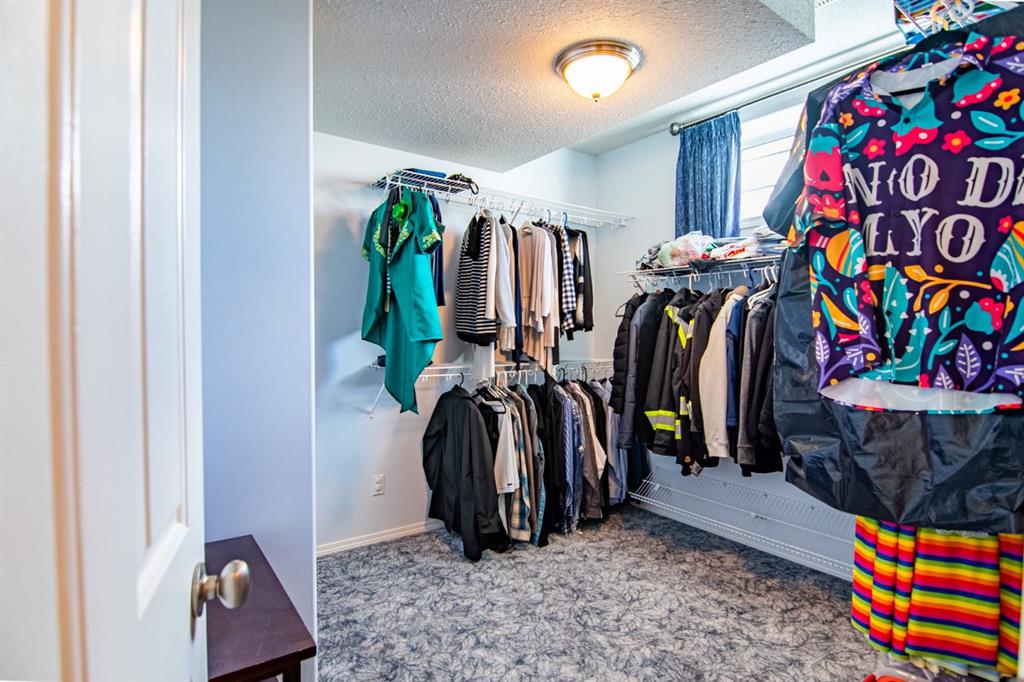 Picture for 8 Oswald Close  https://www.cirrealty.ca/reb/cara/6/A2260856_40.jpg