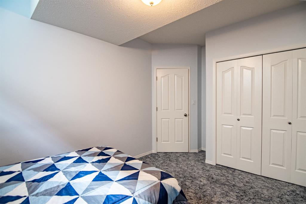 Picture for 8 Oswald Close  https://www.cirrealty.ca/reb/cara/6/A2260856_45.jpg