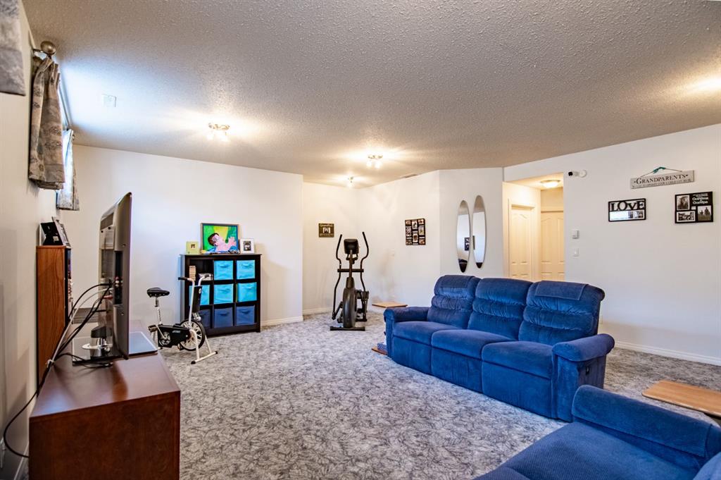 Picture for 8 Oswald Close  https://www.cirrealty.ca/reb/cara/6/A2260856_48.jpg