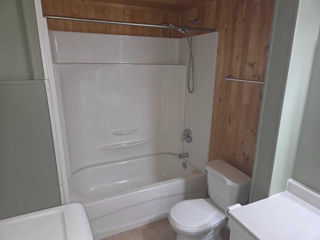 Picture for 141, 5344 76 Street  https://www.cirrealty.ca/reb/cara/6/A2261236_13.jpg