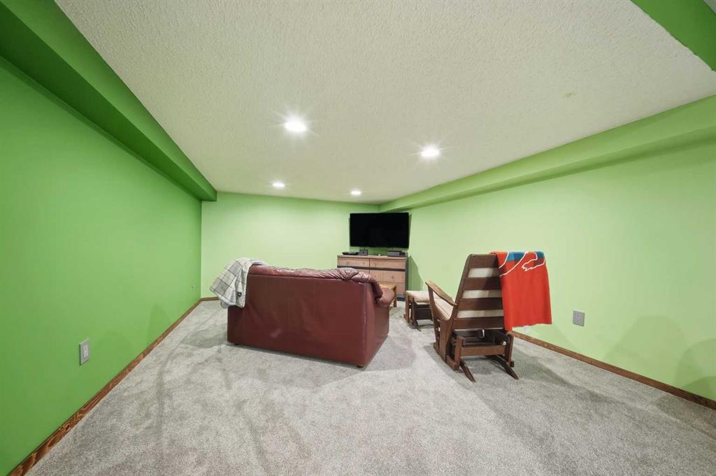 Picture for 55 Nyman Crescent  https://www.cirrealty.ca/reb/cara/6/A2262976_20.jpg
