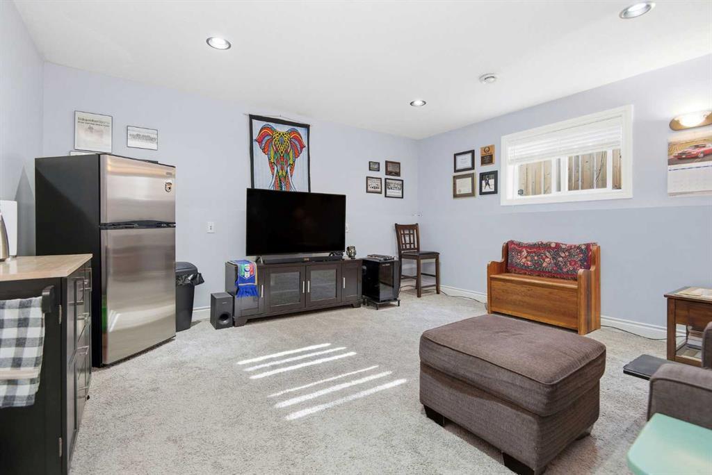 Picture for 184 Jenner Crescent  https://www.cirrealty.ca/reb/cara/6/A2265586_19.jpg
