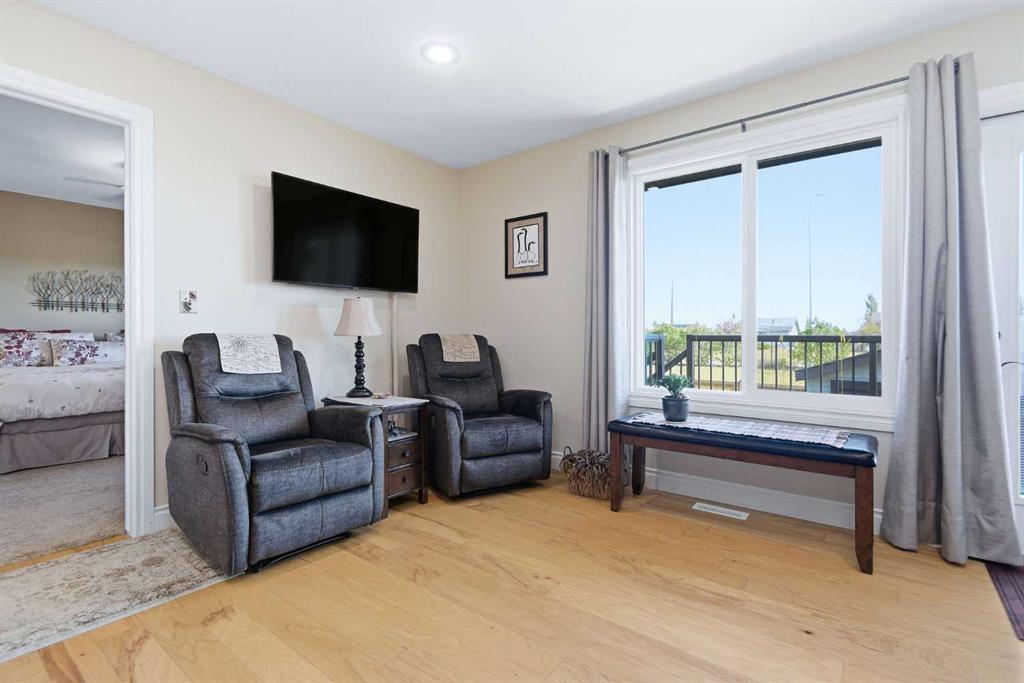 Picture for 184 Jenner Crescent  https://www.cirrealty.ca/reb/cara/6/A2265586_9.jpg