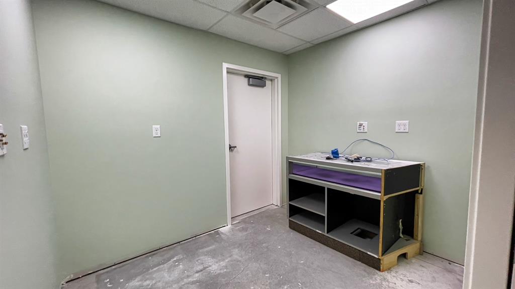 Picture for 105, 251 Spruce Street  https://www.cirrealty.ca/reb/cara/6/A2265646_11.jpg