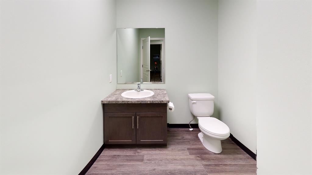 Picture for 105, 251 Spruce Street  https://www.cirrealty.ca/reb/cara/6/A2265646_21.jpg
