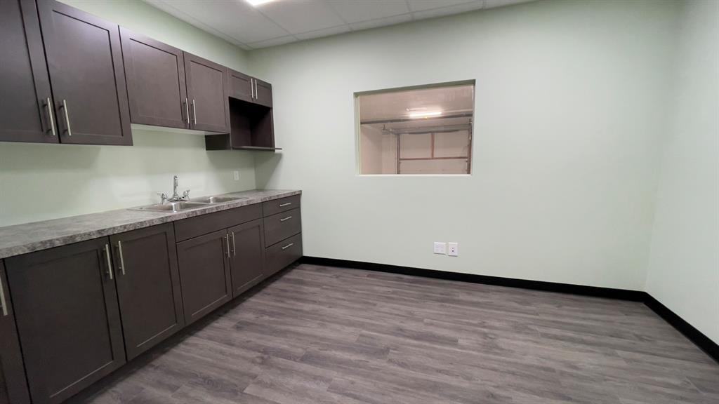 Picture for 105, 251 Spruce Street  https://www.cirrealty.ca/reb/cara/6/A2265646_24.jpg