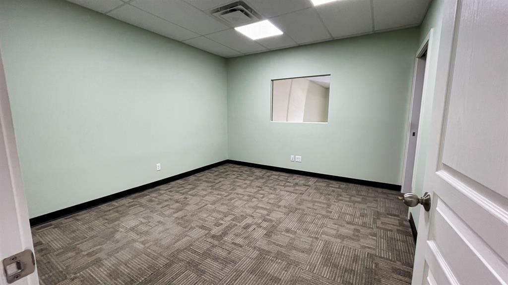 Picture for 105, 251 Spruce Street  https://www.cirrealty.ca/reb/cara/6/A2265646_25.jpg