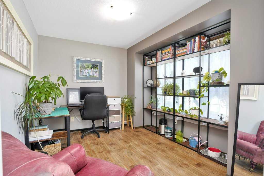 Picture for 136 Oswald Close  Picture for 136 Oswald Close