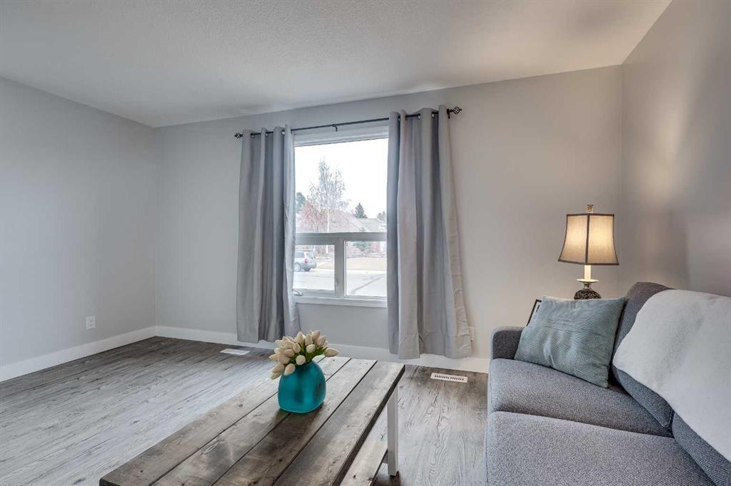 Picture for 3905 54 Avenue 