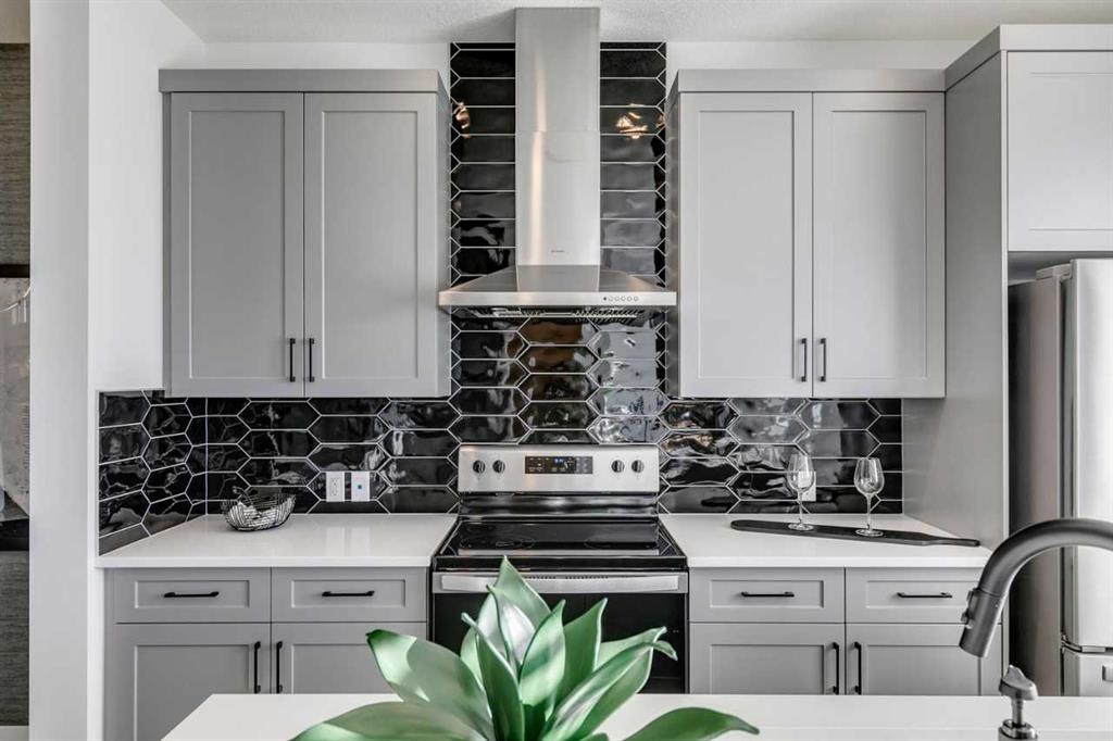 Picture for 608 Buffaloberry Manor SE