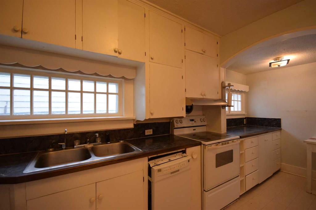 Picture for 2121 21 Avenue 