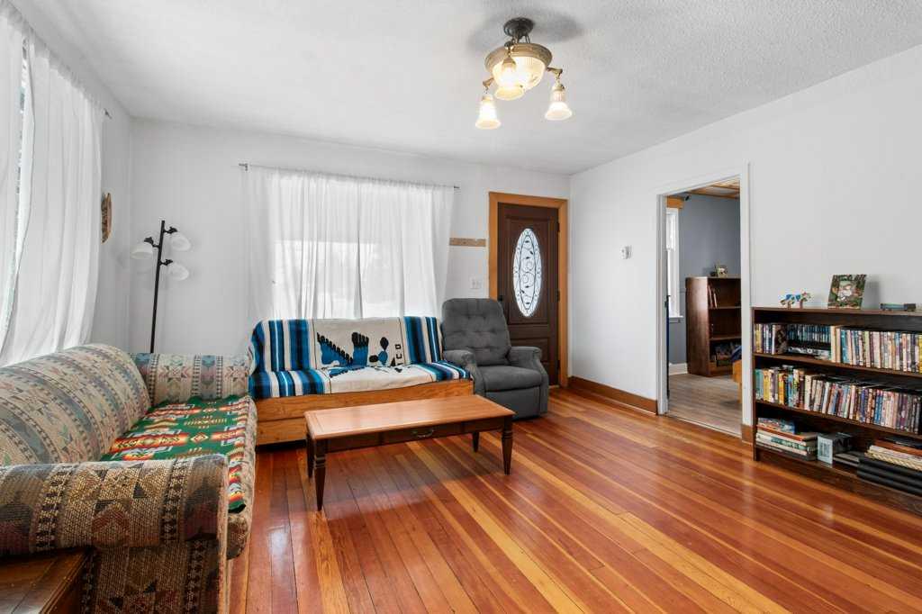 Picture for 4025 46 Street 