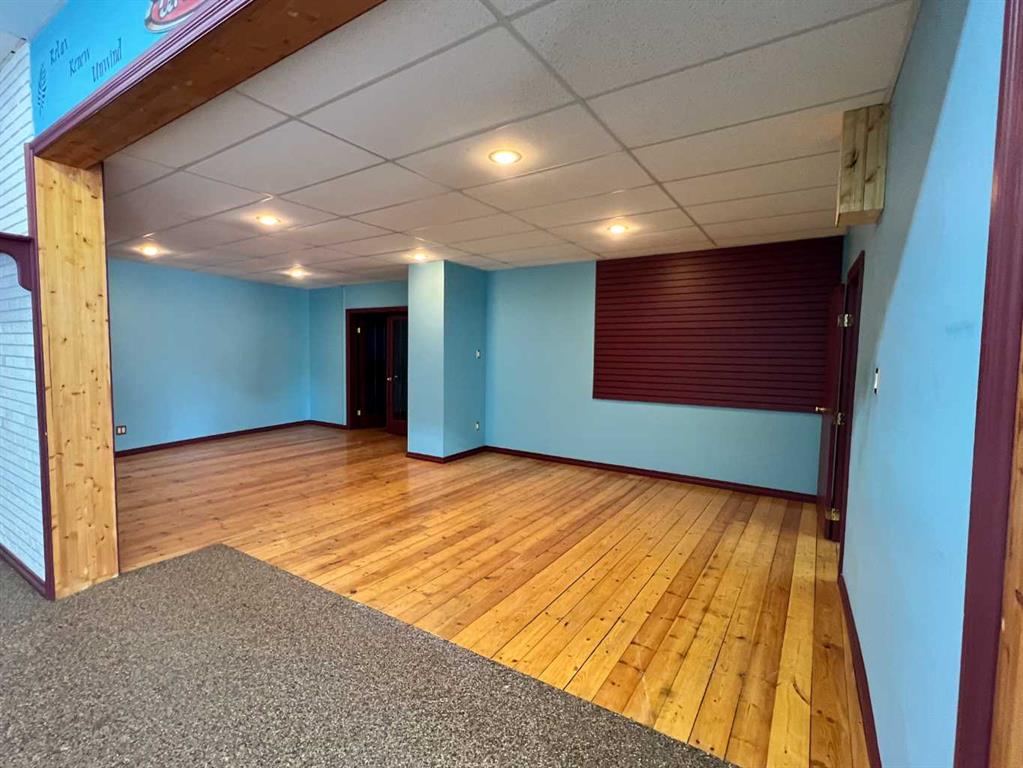 Picture for 2, 5804 50 Avenue 